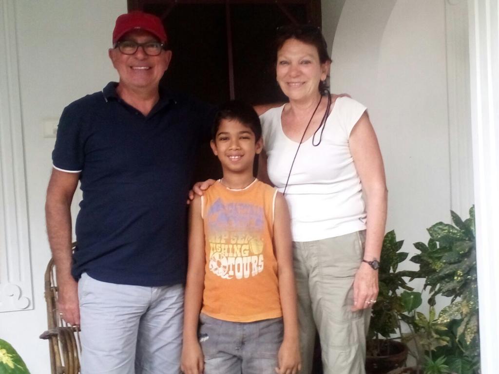 Nathans Holiday Home Kochi ภายนอก รูปภาพ