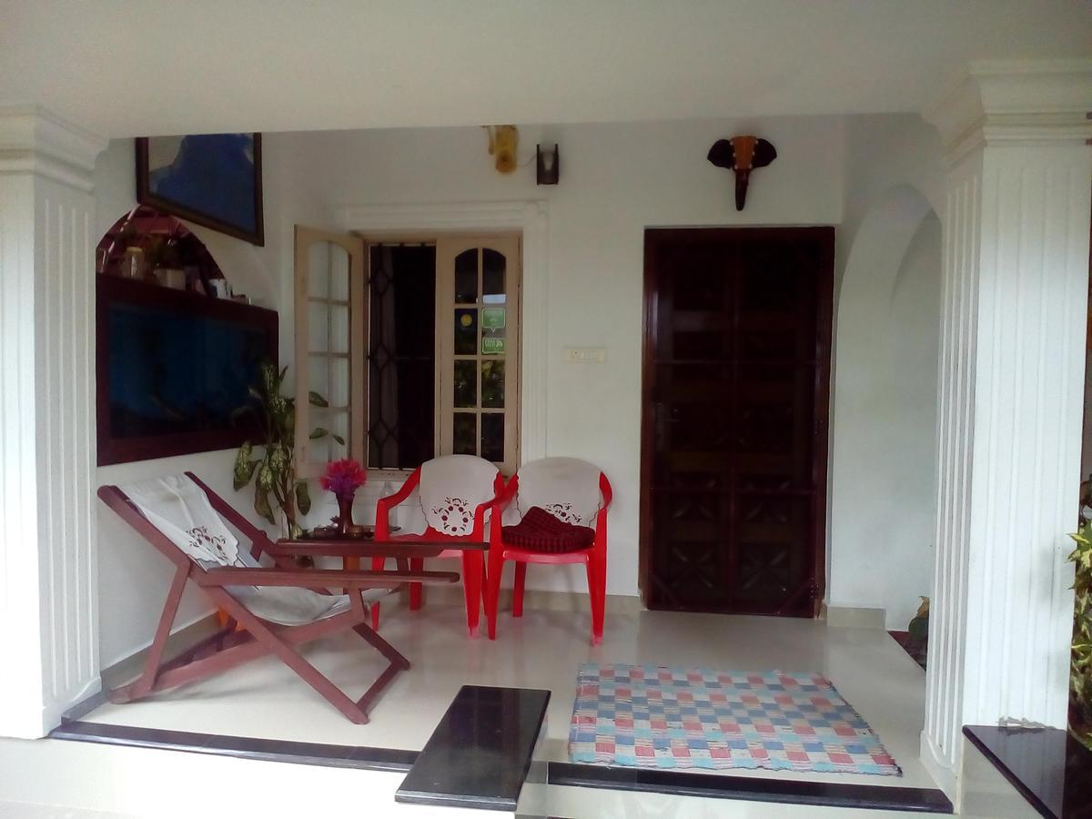 Nathans Holiday Home Kochi ภายนอก รูปภาพ