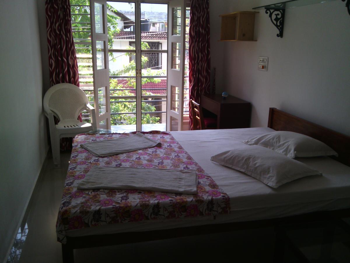 Nathans Holiday Home Kochi ภายนอก รูปภาพ