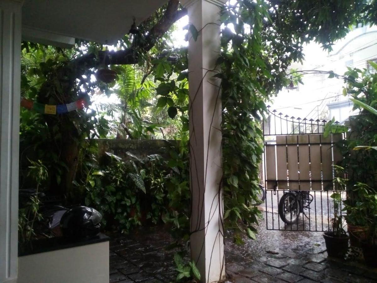 Nathans Holiday Home Kochi ภายนอก รูปภาพ